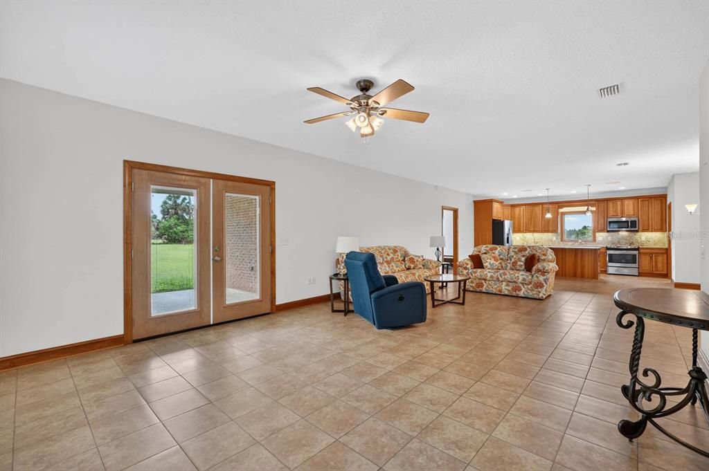 For Sale: $499,900 (3 beds, 2 baths, 2202 Square Feet)