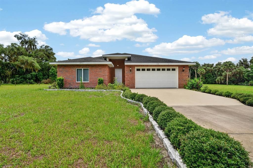 For Sale: $499,900 (3 beds, 2 baths, 2202 Square Feet)