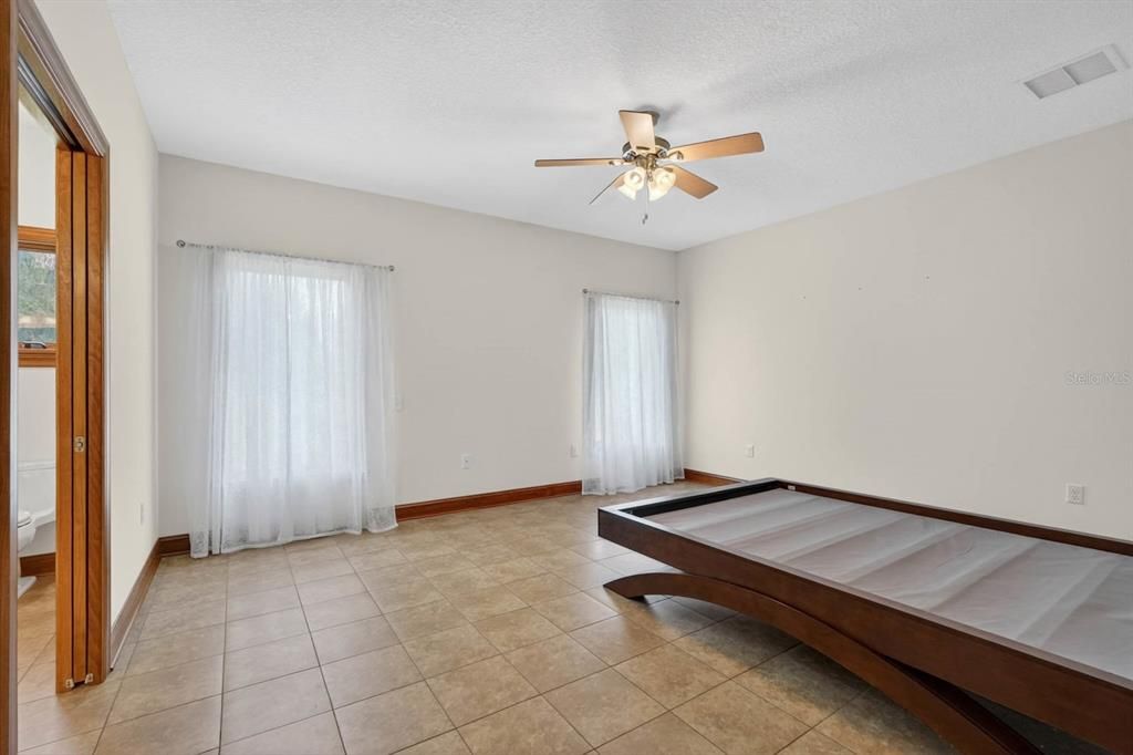 For Sale: $499,900 (3 beds, 2 baths, 2202 Square Feet)