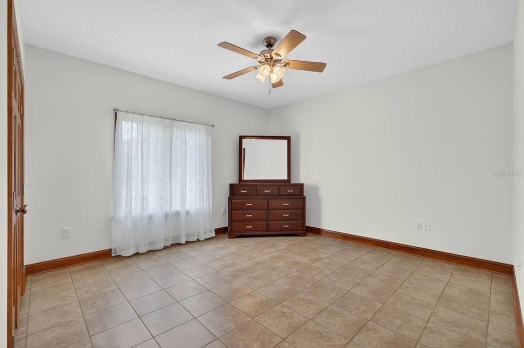 For Sale: $499,900 (3 beds, 2 baths, 2202 Square Feet)