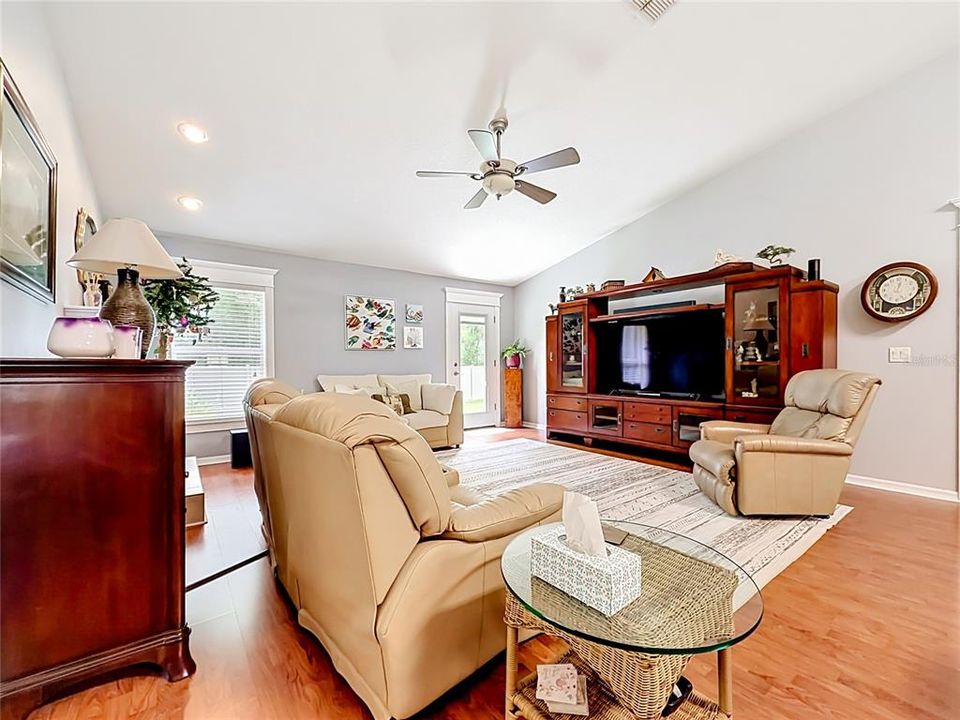 For Sale: $592,000 (4 beds, 2 baths, 2831 Square Feet)