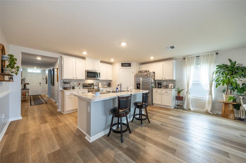 For Sale: $350,000 (4 beds, 2 baths, 1862 Square Feet)