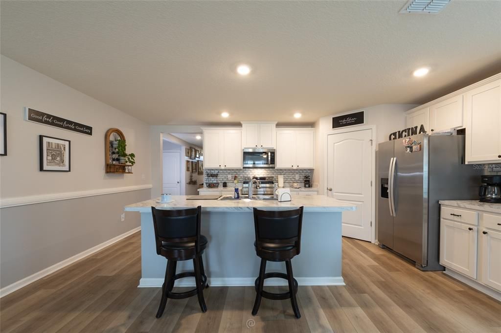 For Sale: $350,000 (4 beds, 2 baths, 1862 Square Feet)