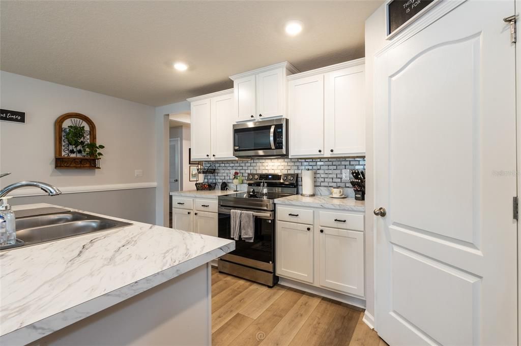 For Sale: $350,000 (4 beds, 2 baths, 1862 Square Feet)