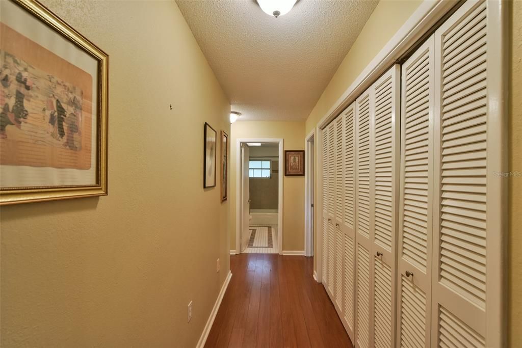En Venta: $454,900 (4 camas, 2 baños, 2592 Pies cuadrados)