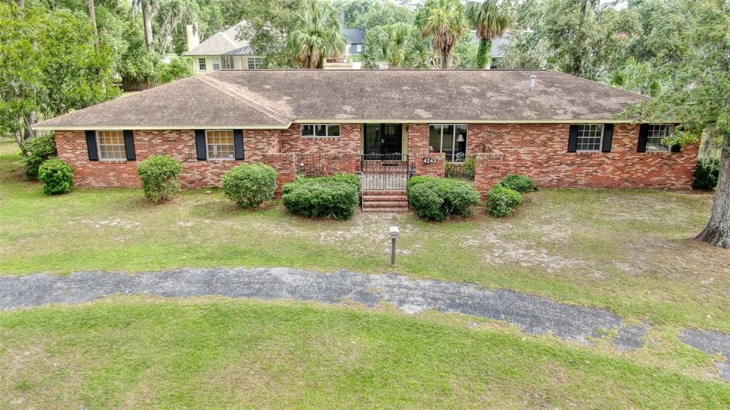 En Venta: $454,900 (4 camas, 2 baños, 2592 Pies cuadrados)