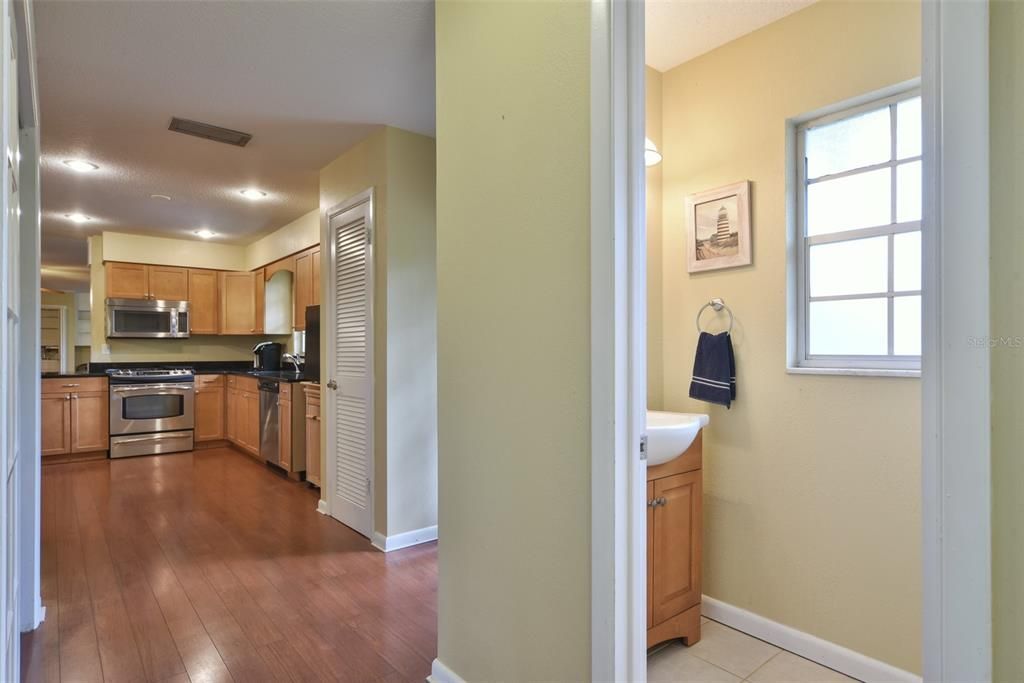 En Venta: $454,900 (4 camas, 2 baños, 2592 Pies cuadrados)