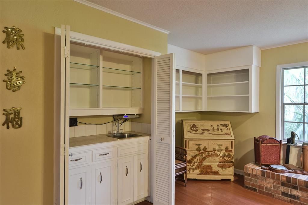 En Venta: $454,900 (4 camas, 2 baños, 2592 Pies cuadrados)