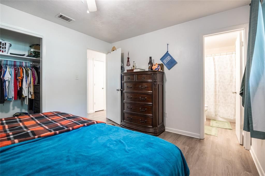 For Rent: $2,200 (3 beds, 2 baths, 1337 Square Feet)