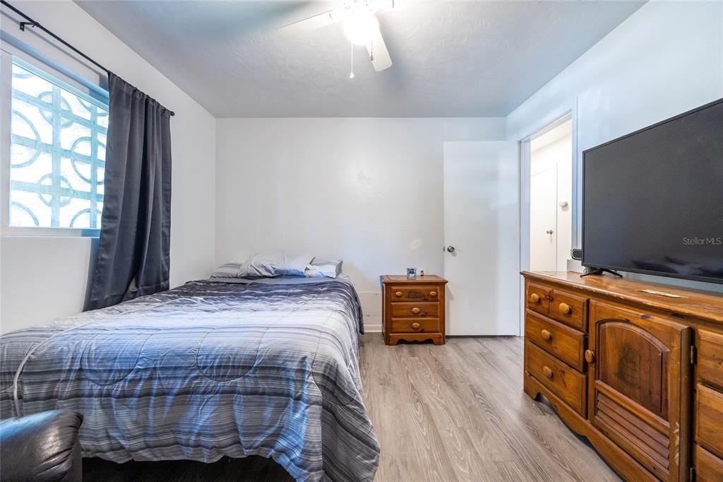 For Rent: $2,200 (3 beds, 2 baths, 1337 Square Feet)