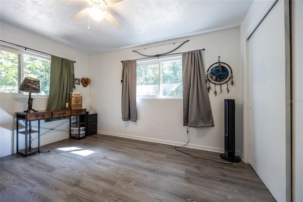 For Rent: $2,200 (3 beds, 2 baths, 1337 Square Feet)