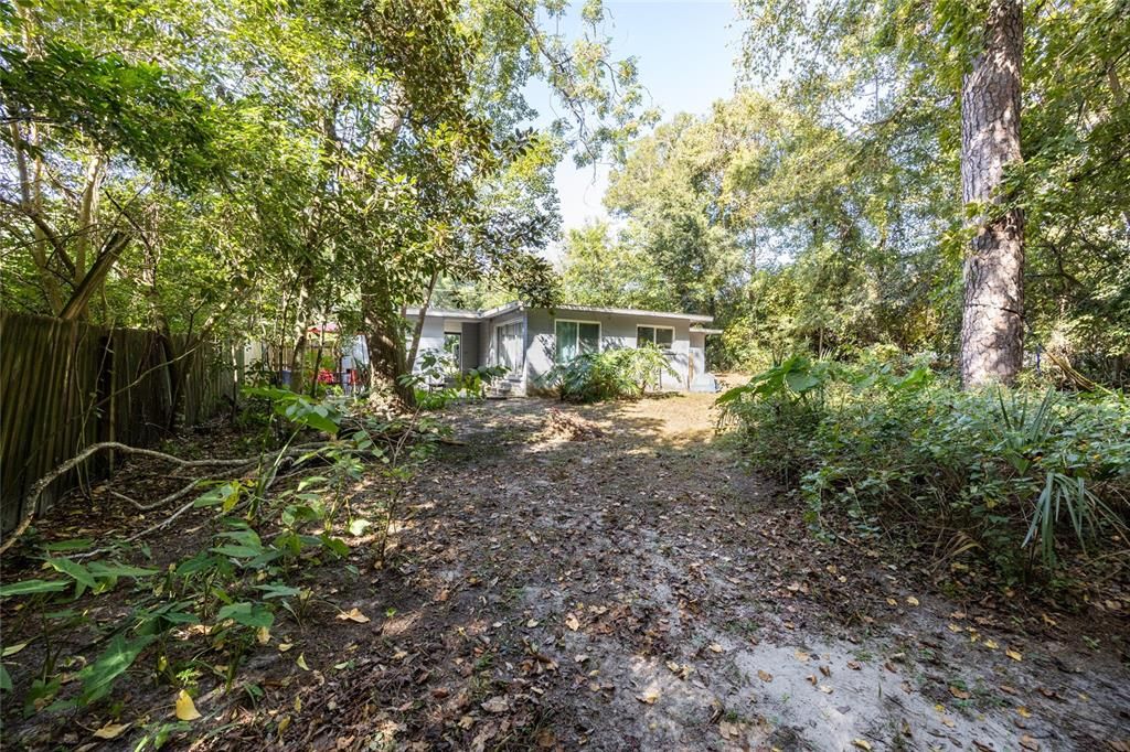 For Rent: $2,200 (3 beds, 2 baths, 1337 Square Feet)