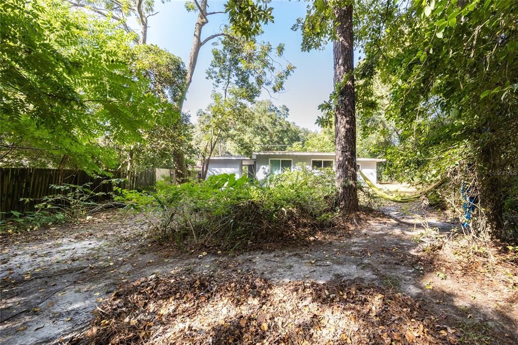 For Rent: $2,200 (3 beds, 2 baths, 1337 Square Feet)