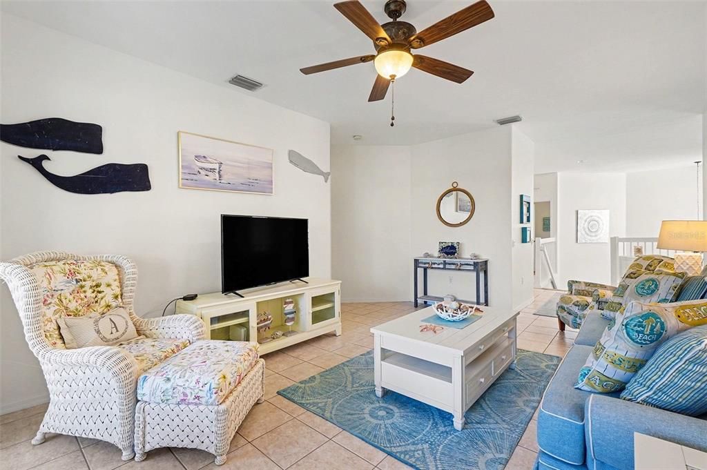 For Sale: $365,000 (3 beds, 2 baths, 1863 Square Feet)
