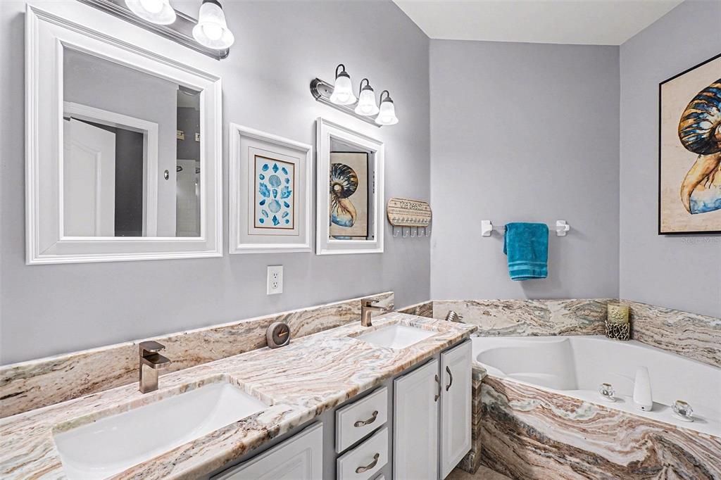 For Sale: $365,000 (3 beds, 2 baths, 1863 Square Feet)