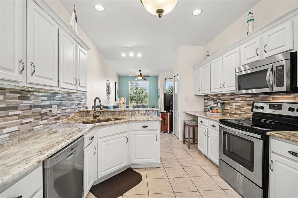 For Sale: $365,000 (3 beds, 2 baths, 1863 Square Feet)