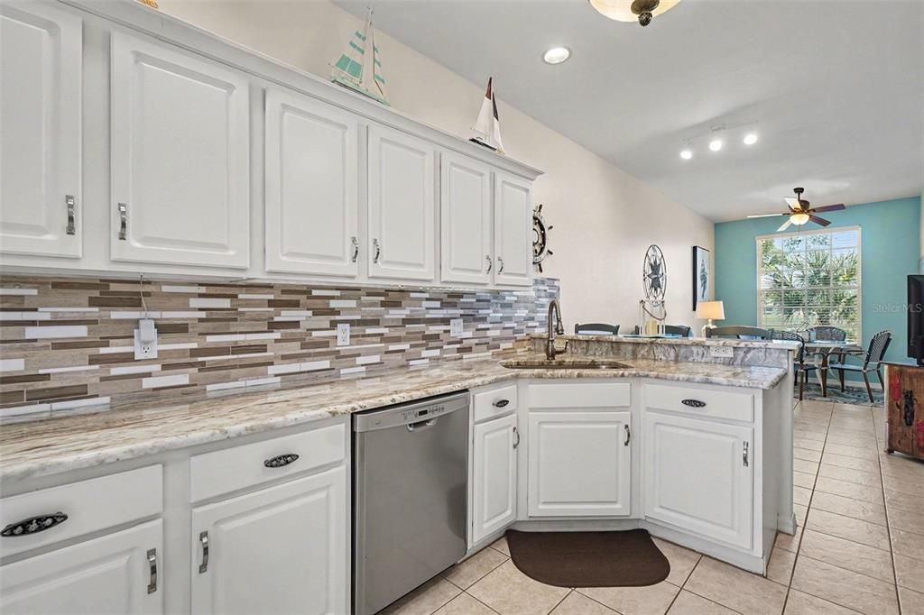 For Sale: $365,000 (3 beds, 2 baths, 1863 Square Feet)