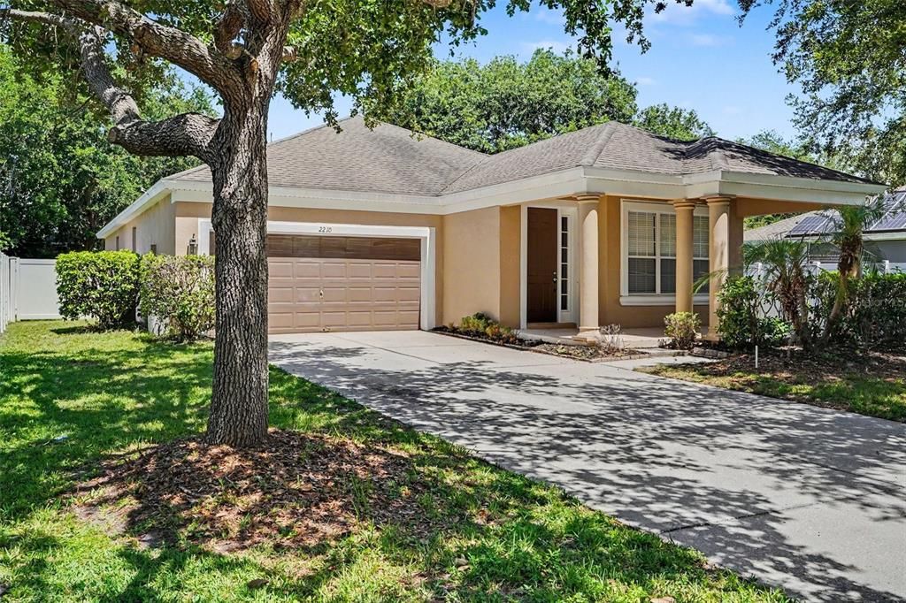 For Sale: $349,900 (3 beds, 2 baths, 1869 Square Feet)