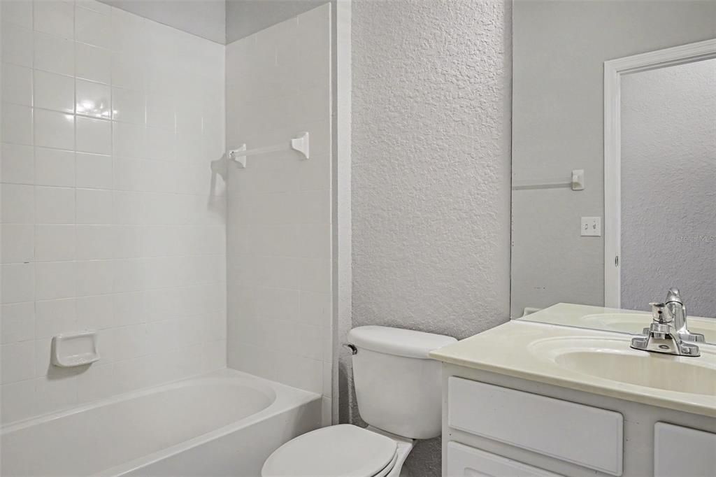For Sale: $349,900 (3 beds, 2 baths, 1869 Square Feet)