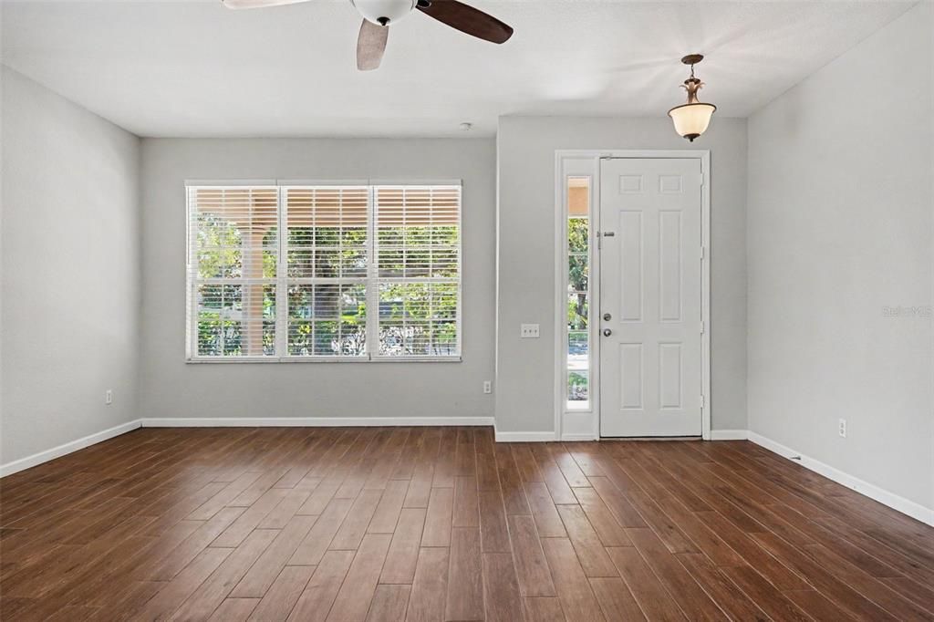 For Sale: $349,900 (3 beds, 2 baths, 1869 Square Feet)