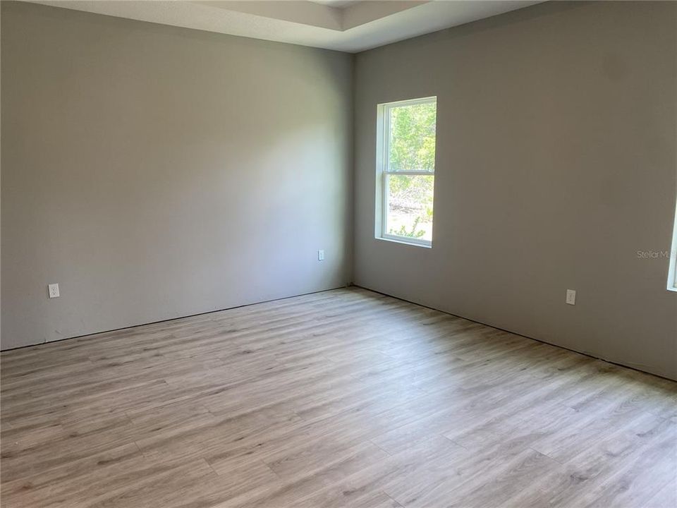 For Sale: $376,900 (4 beds, 3 baths, 2092 Square Feet)