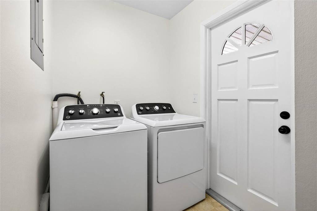 For Sale: $399,900 (3 beds, 2 baths, 1540 Square Feet)