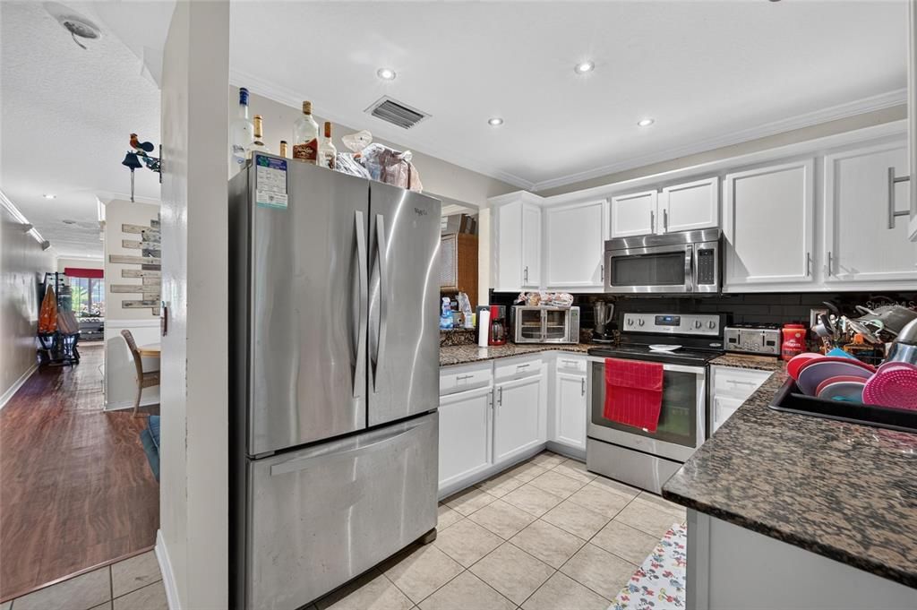 For Sale: $214,999 (2 beds, 2 baths, 1532 Square Feet)