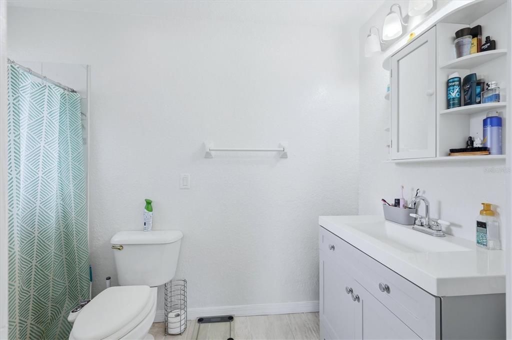 For Sale: $255,000 (3 beds, 2 baths, 1396 Square Feet)