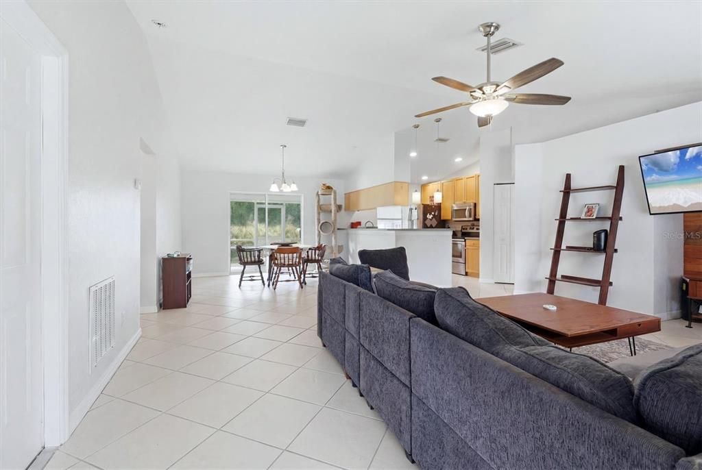 For Sale: $255,000 (3 beds, 2 baths, 1396 Square Feet)