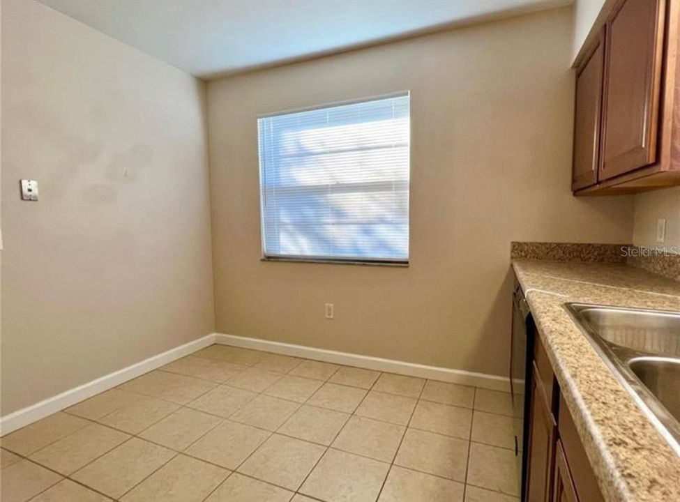 For Rent: $1,500 (2 beds, 1 baths, 720 Square Feet)