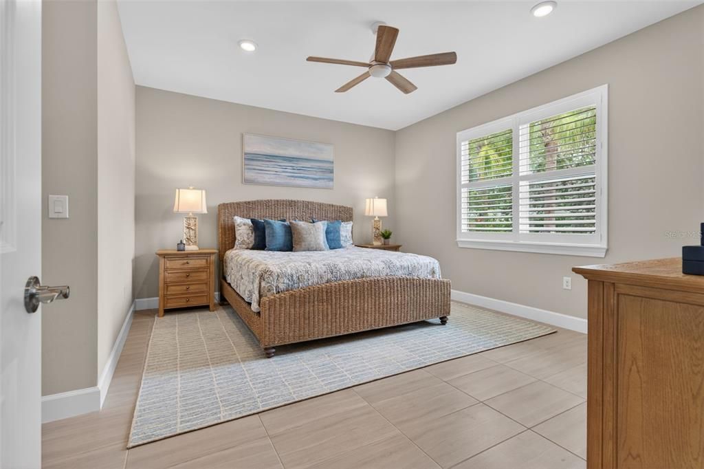 For Sale: $430,000 (2 beds, 2 baths, 1602 Square Feet)