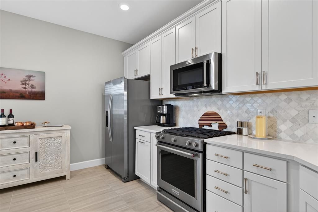 For Sale: $430,000 (2 beds, 2 baths, 1602 Square Feet)