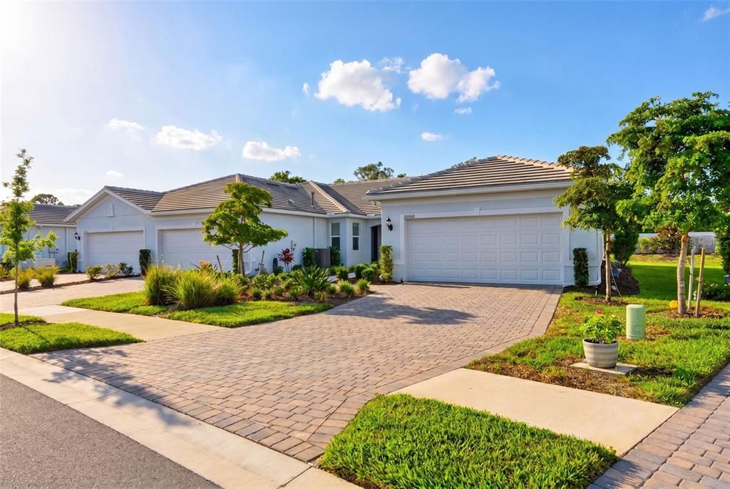 For Sale: $430,000 (2 beds, 2 baths, 1602 Square Feet)