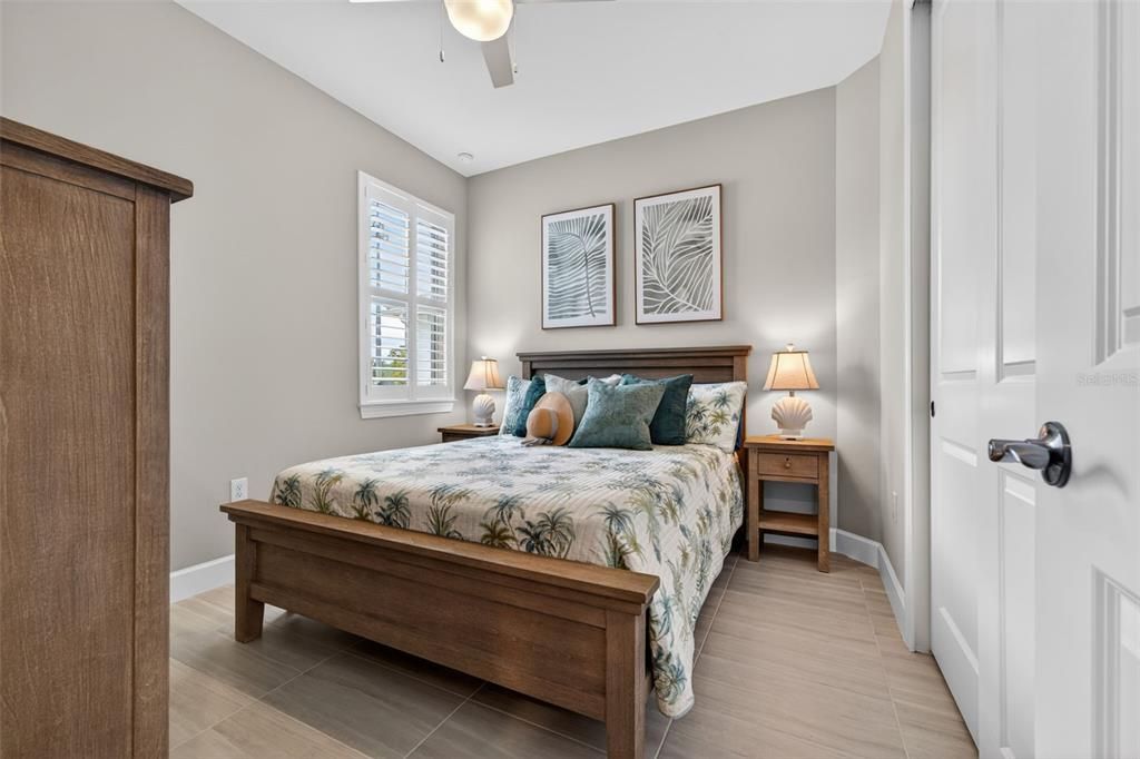 For Sale: $430,000 (2 beds, 2 baths, 1602 Square Feet)