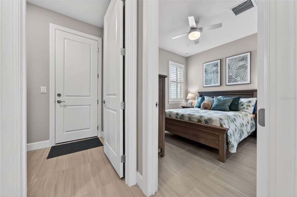 For Sale: $430,000 (2 beds, 2 baths, 1602 Square Feet)