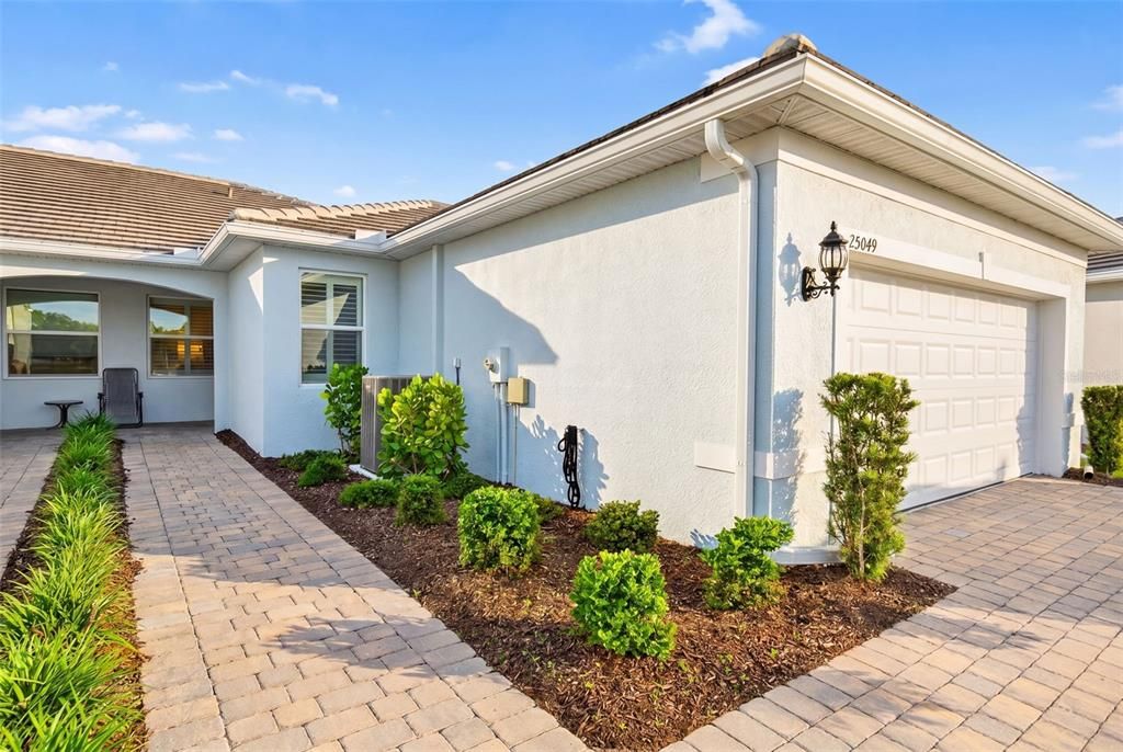 For Sale: $430,000 (2 beds, 2 baths, 1602 Square Feet)