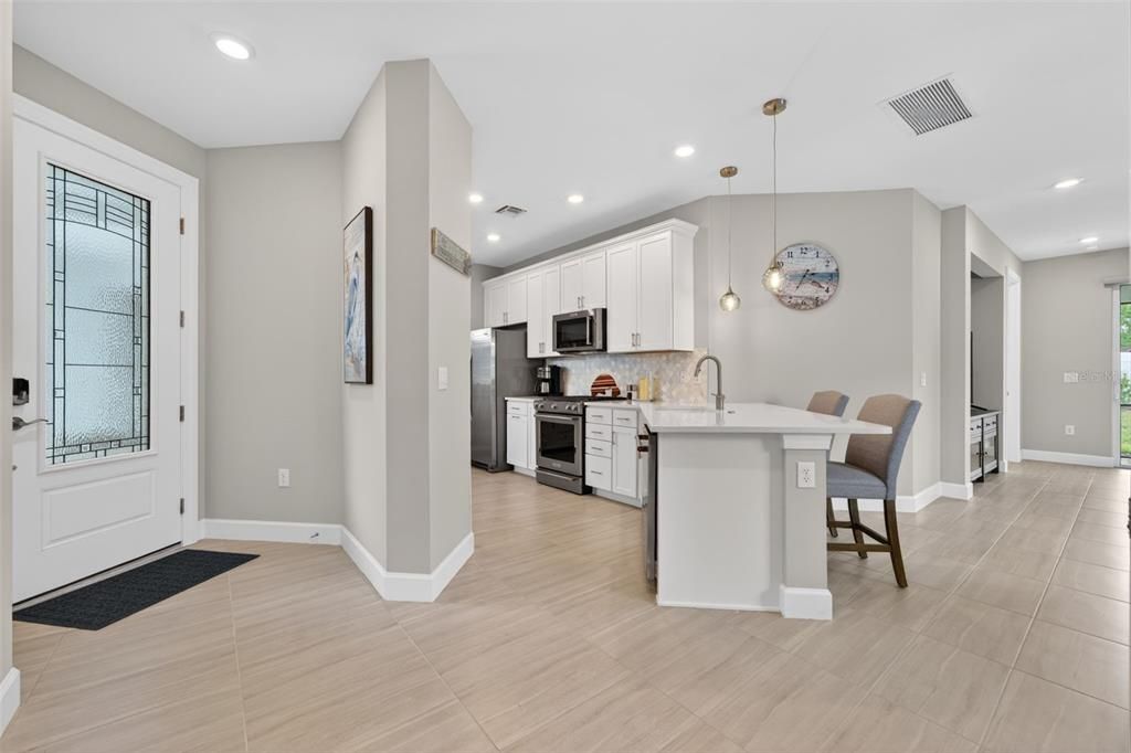 For Sale: $430,000 (2 beds, 2 baths, 1602 Square Feet)
