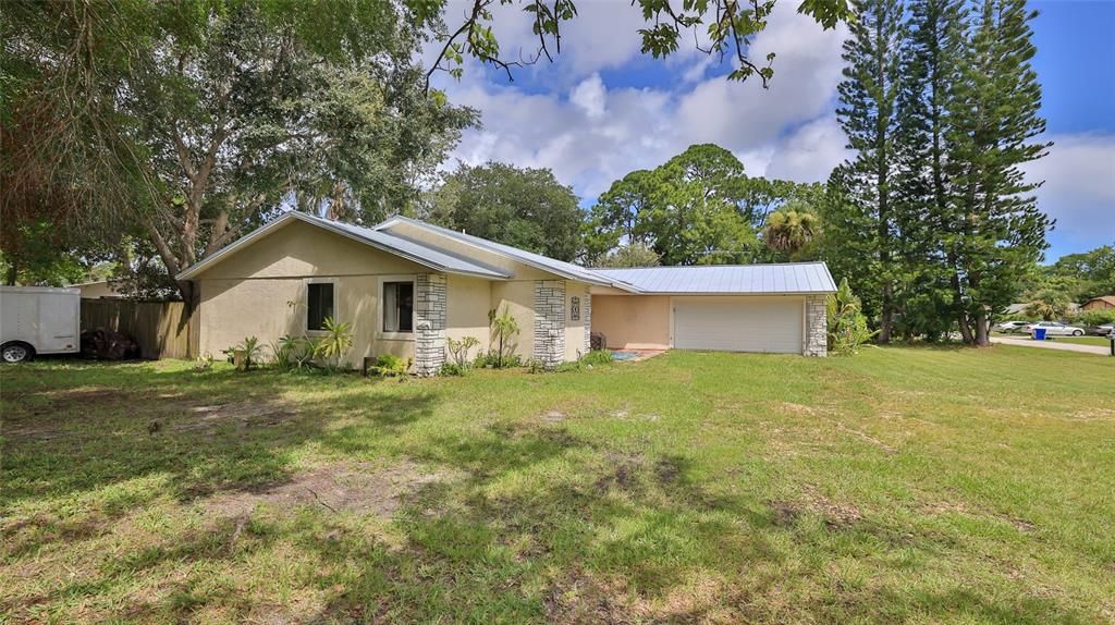 For Sale: $319,900 (3 beds, 2 baths, 1588 Square Feet)