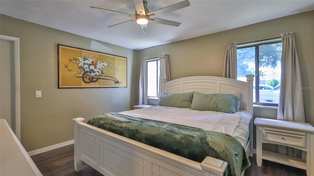 For Sale: $319,900 (3 beds, 2 baths, 1588 Square Feet)