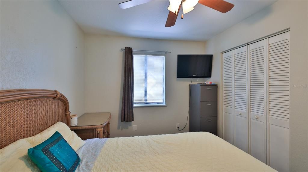 For Sale: $319,900 (3 beds, 2 baths, 1588 Square Feet)