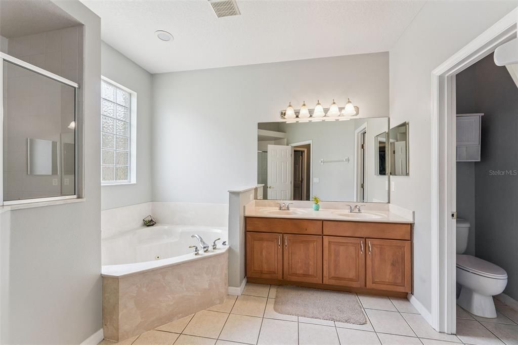 For Sale: $455,000 (3 beds, 3 baths, 2238 Square Feet)