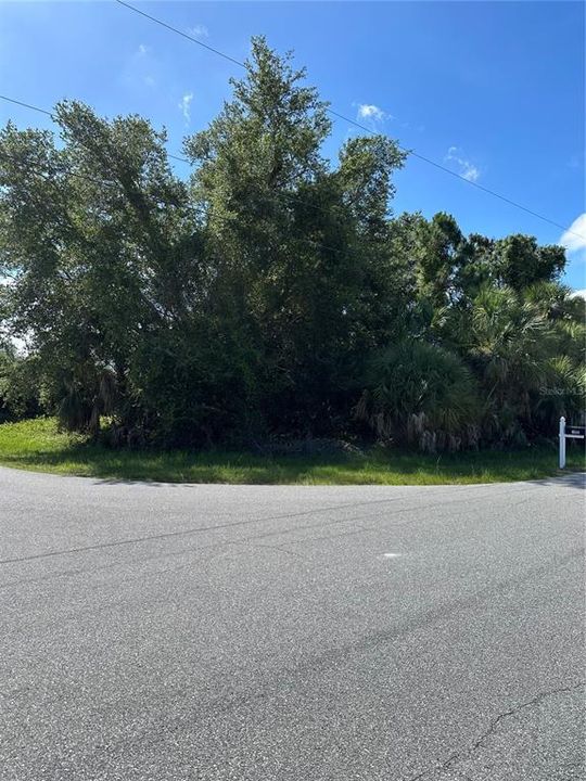 На продажу: $21,000 (0.26 acres)