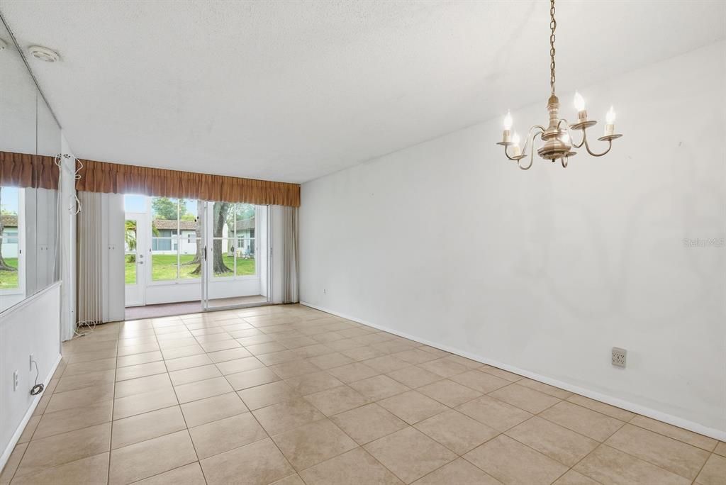 На продажу: $125,000 (2 спален, 2 ванн, 866 Квадратных фут)