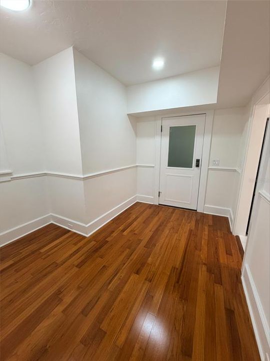 For Rent: $2,800 (1 beds, 1 baths, 676 Square Feet)