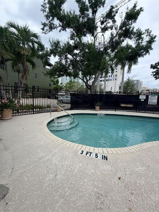 For Rent: $2,800 (1 beds, 1 baths, 676 Square Feet)