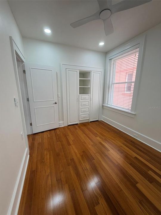 For Rent: $2,800 (1 beds, 1 baths, 676 Square Feet)