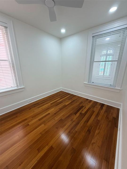 For Rent: $2,800 (1 beds, 1 baths, 676 Square Feet)