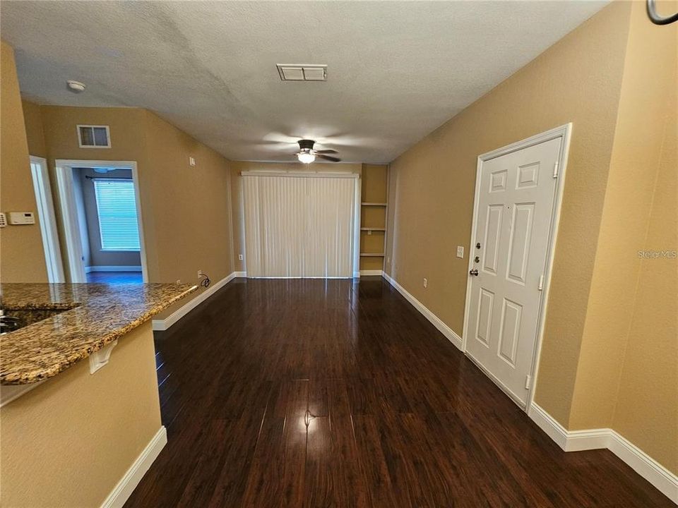 В аренду: $1,395 (1 спален, 1 ванн, 731 Квадратных фут)