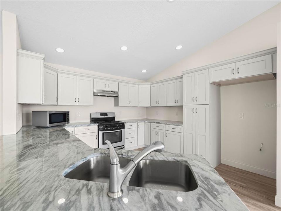 En Venta: $274,900 (3 camas, 2 baños, 1637 Pies cuadrados)