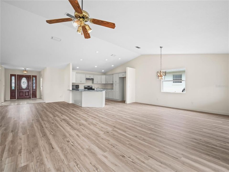 En Venta: $274,900 (3 camas, 2 baños, 1637 Pies cuadrados)